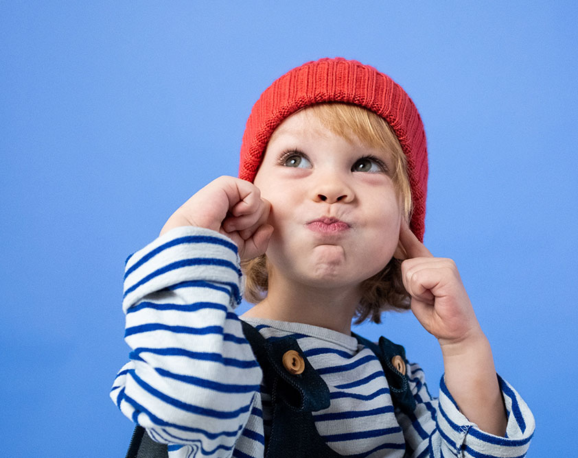 Niño contento Bartels